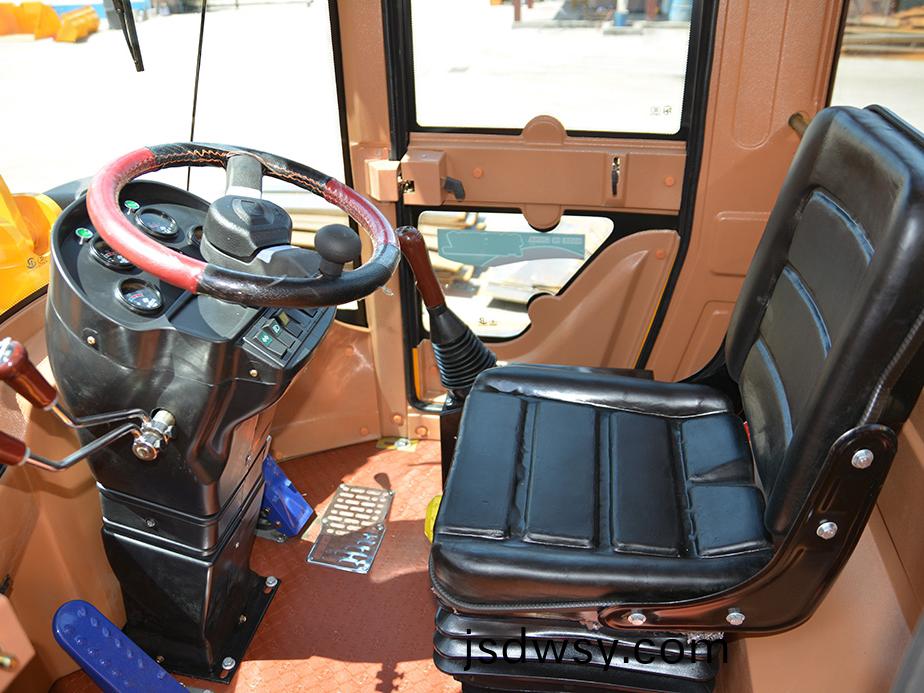 ZL930全液壓(ya)裝載機(ji)
