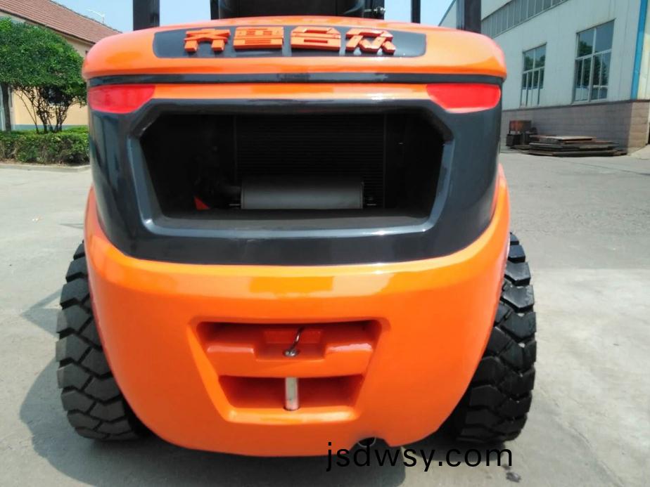 內燃(ran)叉(cha)車